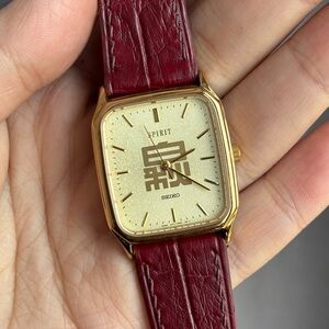 Rare Vintage Seiko Spirit Unisex Watch
“Light Gold Sunburst w/ Kanji Dial” JDM